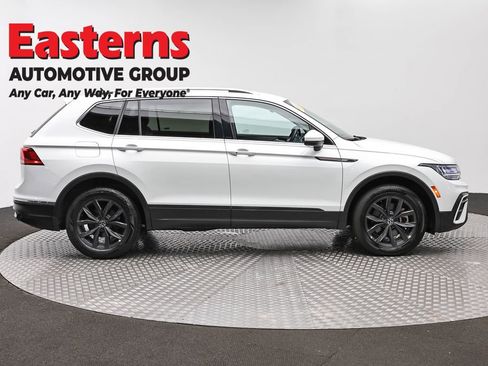 Used 2024 Volkswagen Tiguan SE image 5