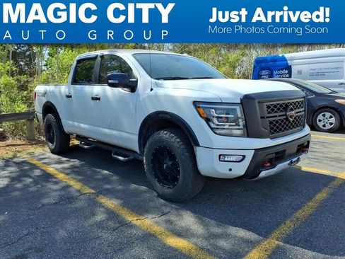 Used 2021 Nissan Titan PRO-4X w/ Pro-4x Convenience Package image 1