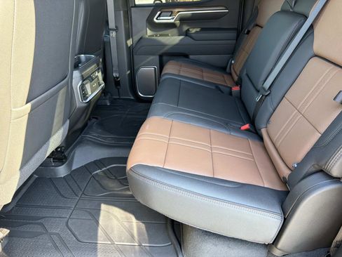 Used 2026 Chevrolet Silverado 1500 High Country AWD/4WD image 12