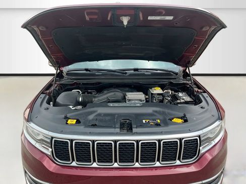 Used 2022 Jeep Wagoneer Series II AWD/4WD image 32