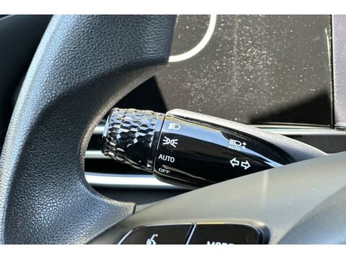 Used 2024 Hyundai Elantra SEL FWD image 36