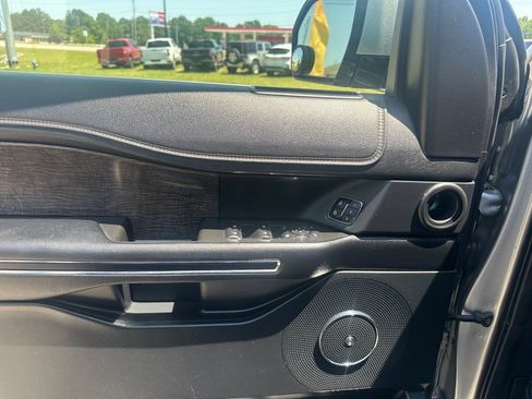 Used 2021 Ford Expedition Max Limited AWD/4WD image 12
