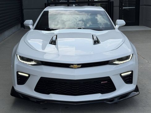 Used 2017 Chevrolet Camaro SS RWD image 4