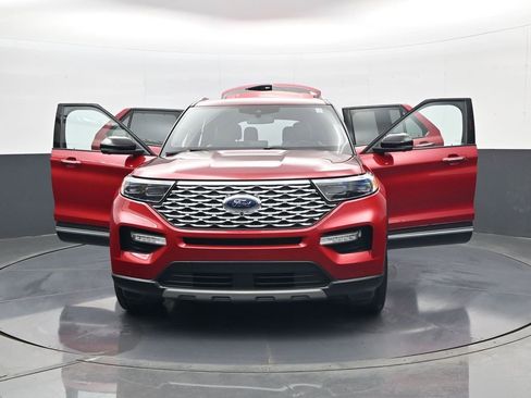 Used 2023 Ford Explorer Platinum w/ Premium Technology Package AWD/4WD image 32
