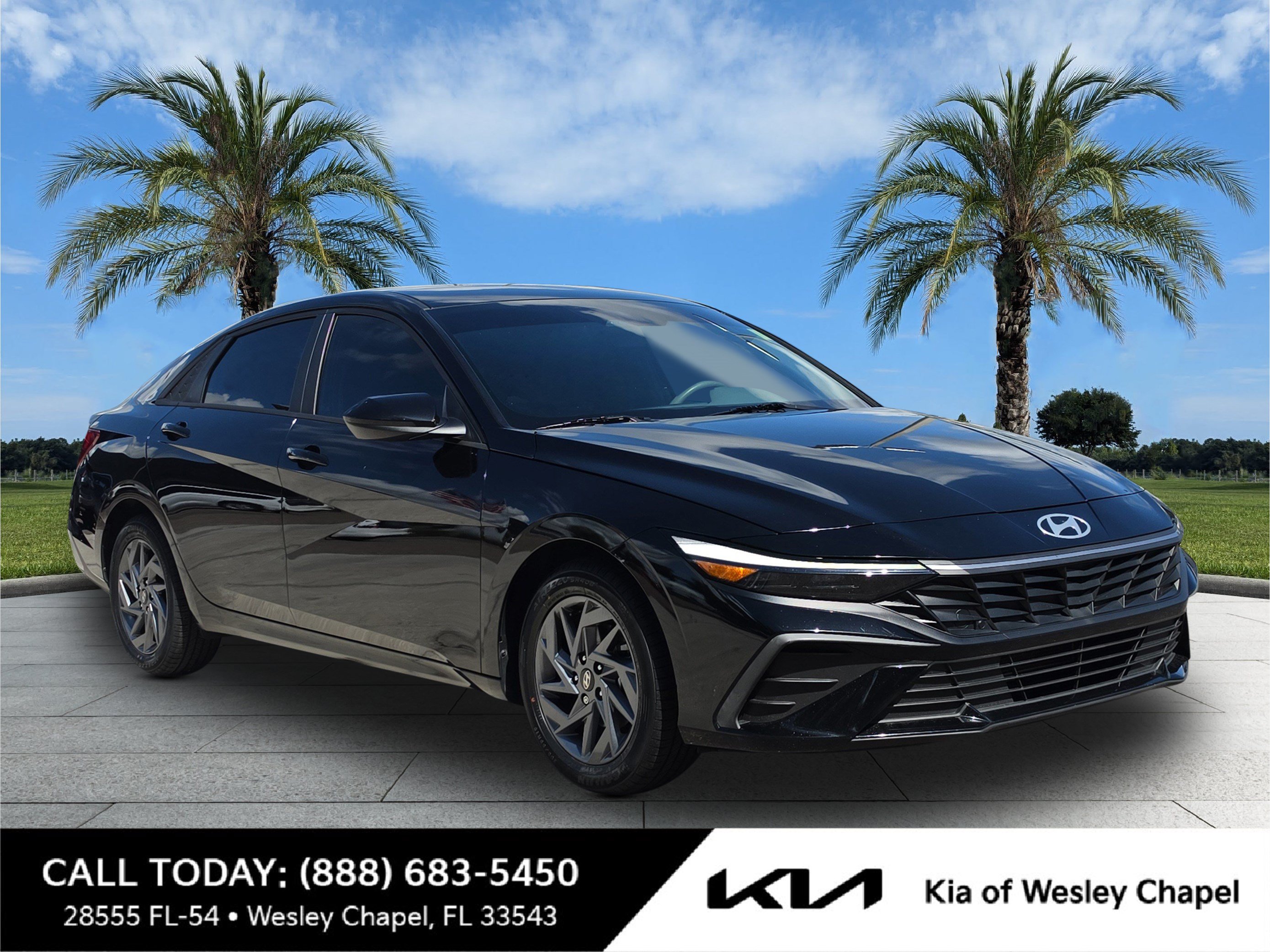 Used 2024 Hyundai Elantra SEL FWD image 1
