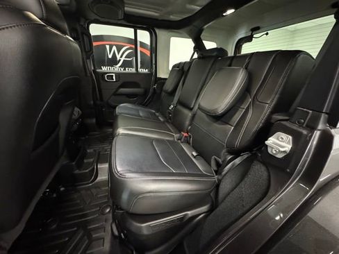 Used 2022 Jeep Wrangler Unlimited Sahara image 10