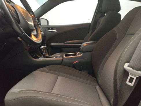 Used 2022 Dodge Charger SXT RWD image 17