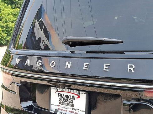 Used 2023 Jeep Wagoneer 4WD image 24