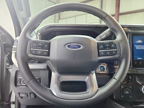 Used 2025 Ford F250 Lariat w/ Black Appearance Package AWD/4WD image 24