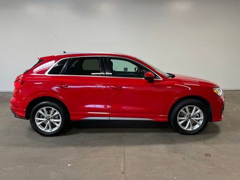 Used 2024 Audi Q3 2.0T Premium AWD/4WD image 2