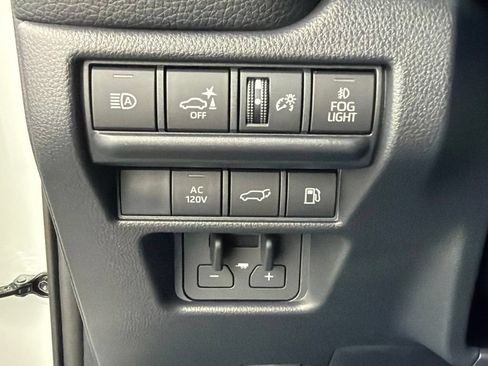 Used 2027 Toyota Land Cruiser AWD/4WD image 30