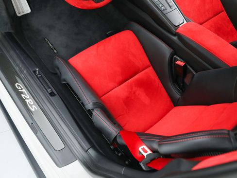 Used 2018 Porsche 911 GT2 RS RWD image 32
