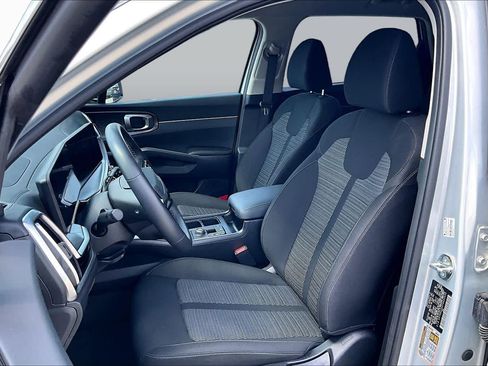 Certified 2026 Kia Sorento LX FWD image 8