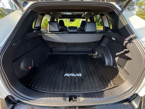Used 2021 Toyota RAV4 XSE AWD/4WD image 10
