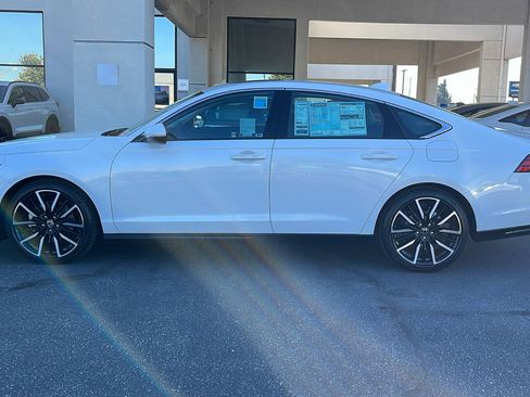 New 2025 Honda Accord Touring image 7