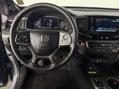 Used 2024 Honda Passport TrailSport image 13