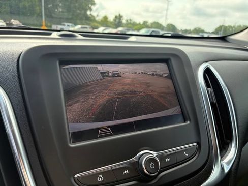 Used 2022 Chevrolet Equinox LT FWD image 31