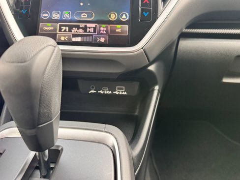 Used 2025 Subaru Crosstrek 2.0i Premium image 21