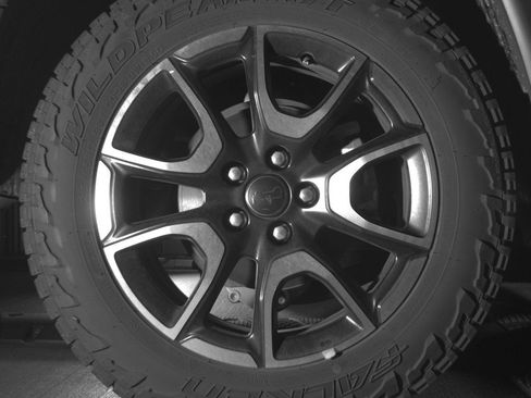 Used 2025 Jeep Compass Trailhawk w/ Trailer Tow Group AWD/4WD image 15