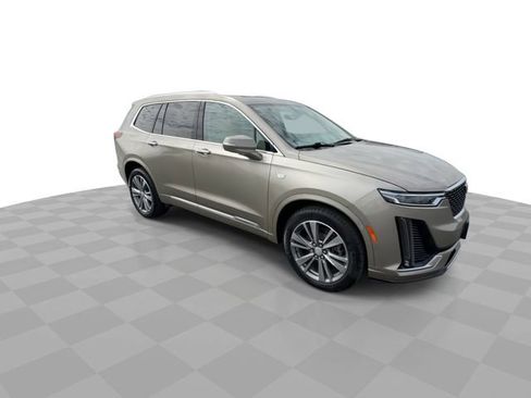 Used 2022 Cadillac XT6 Premium Luxury w/ Technology Package AWD/4WD image 2