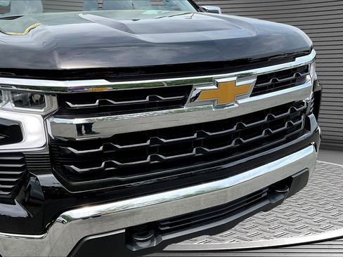 Used 2024 Chevrolet Silverado 1500 LT AWD/4WD image 24