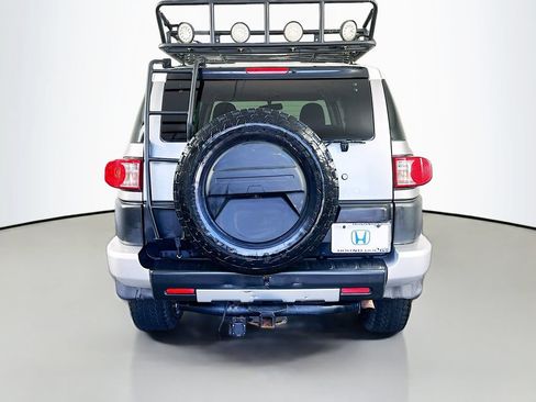Used 2010 Toyota FJ Cruiser 4WD image 6
