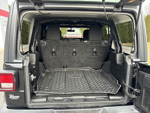 Used 2018 Jeep Wrangler Unlimited Sport S image 5