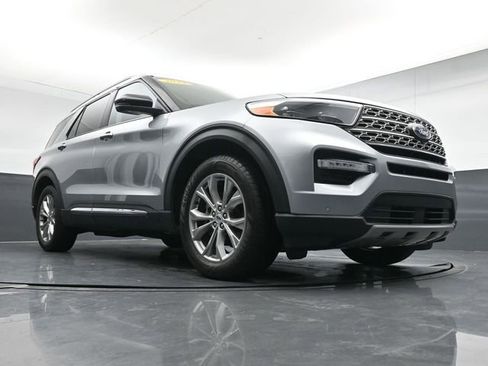 Used 2023 Ford Explorer Limited w/ Equipment Group 301A RWD image 27
