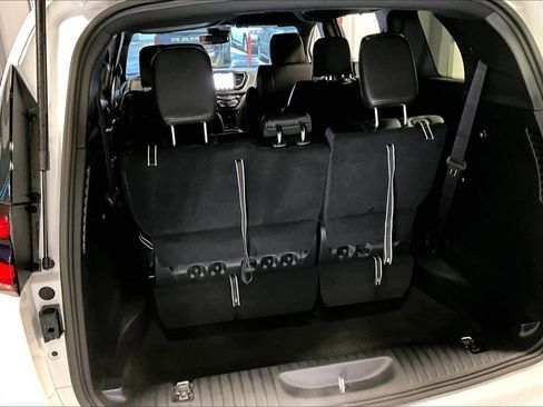 New 2026 Chrysler Pacifica Select image 19