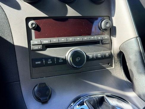 Used 2007 Pontiac Solstice Convertible w/ Premium Package RWD image 12
