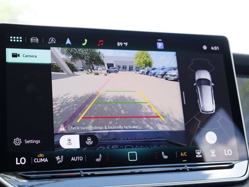 Certified 2025 Volkswagen Tiguan SE FWD image 16
