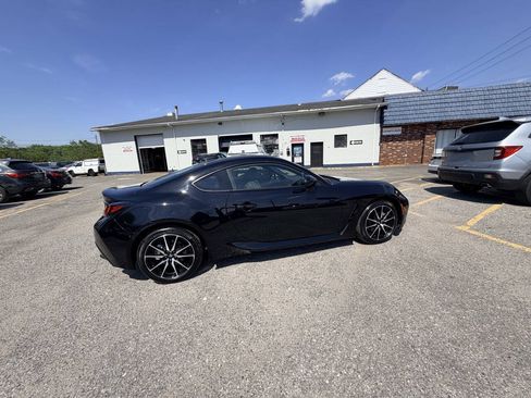 Used 2025 Toyota GR86 RWD image 13