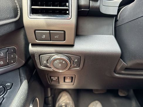 Used 2018 Ford Expedition Max XLT w/ Equipment Group 202A AWD/4WD image 19