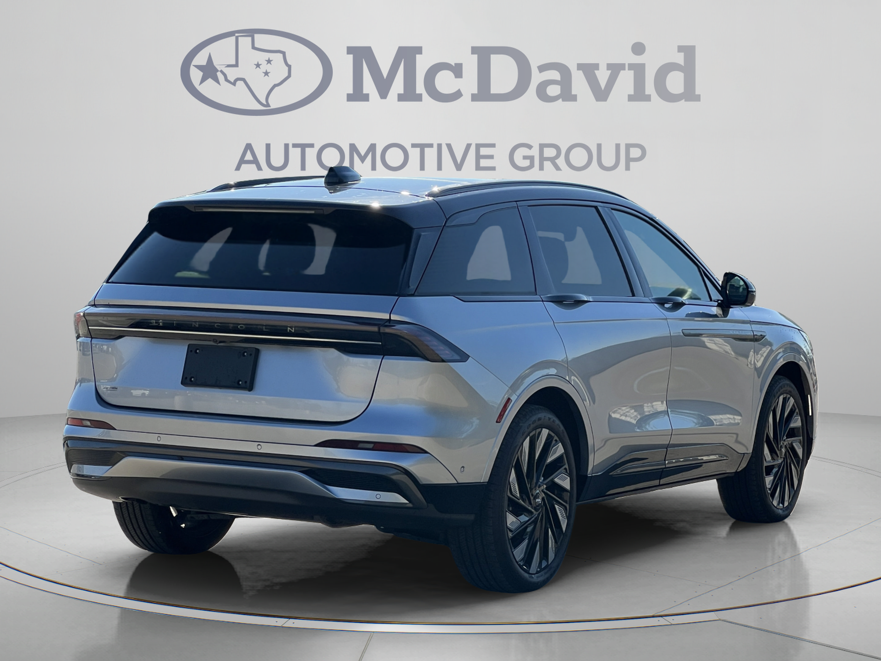 Used 2024 Lincoln Nautilus Reserve w/ Equipment Group 202A AWD/4WD image 7