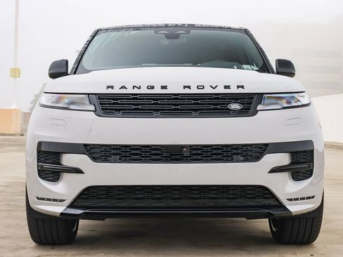 New 2025 Land Rover Range Rover Sport Dynamic SE image 2