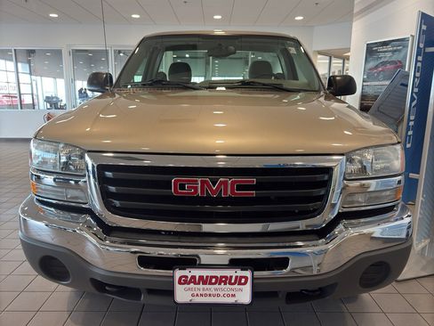 Used 2004 GMC Sierra 1500 4x4 Regular Cab w/ Light Duty Power Package image 2