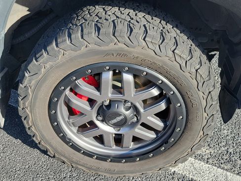 Used 2017 Toyota Tundra SR5 w/ SR5 Upgrade Package AWD/4WD image 8
