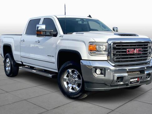 Used 2018 GMC Sierra 3500 SLT w/ Duramax Plus Package image 3