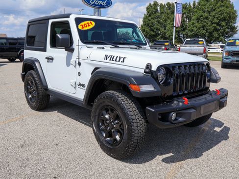 Used 2021 Jeep Wrangler Sport AWD/4WD image 7