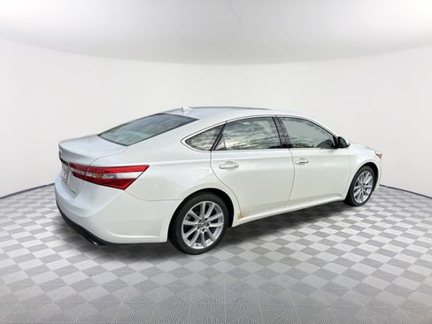 Used 2013 Toyota Avalon Limited image 17