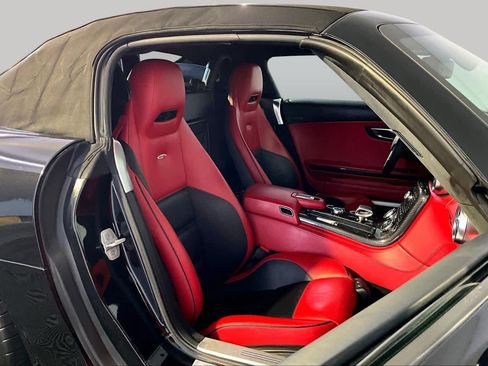 Used 2012 Mercedes-Benz SLS AMG Roadster image 7