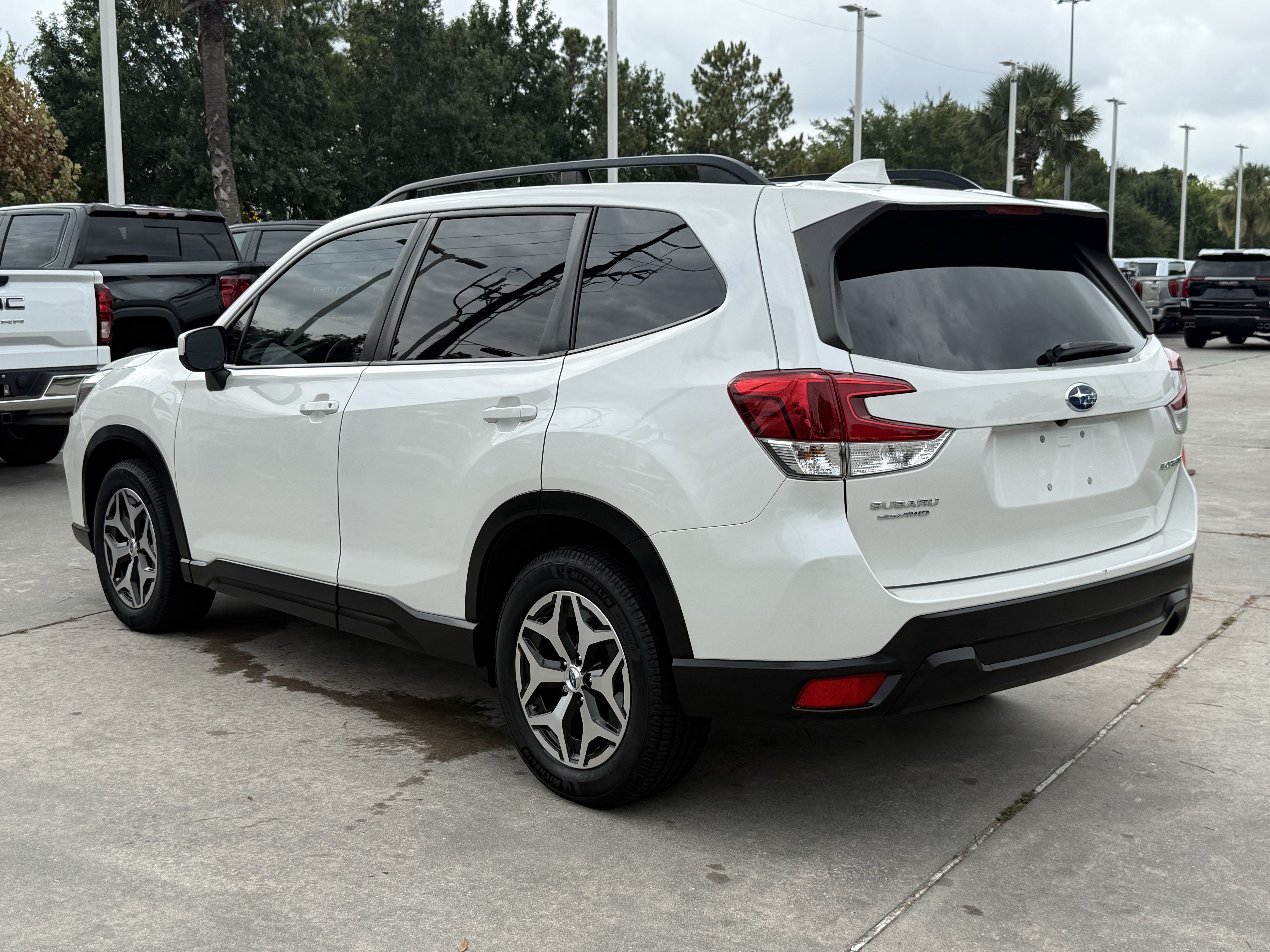Used 2020 Subaru Forester Premium AWD/4WD image 7
