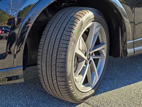 New 2025 Audi Q3 2.0T Premium image 32