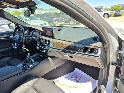 Used 2019 BMW 530i w/ Convenience Package RWD image 22
