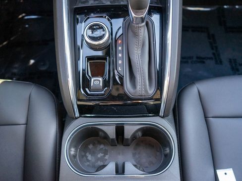 New 2026 GMC Canyon Elevation w/ Convenience Package image 27