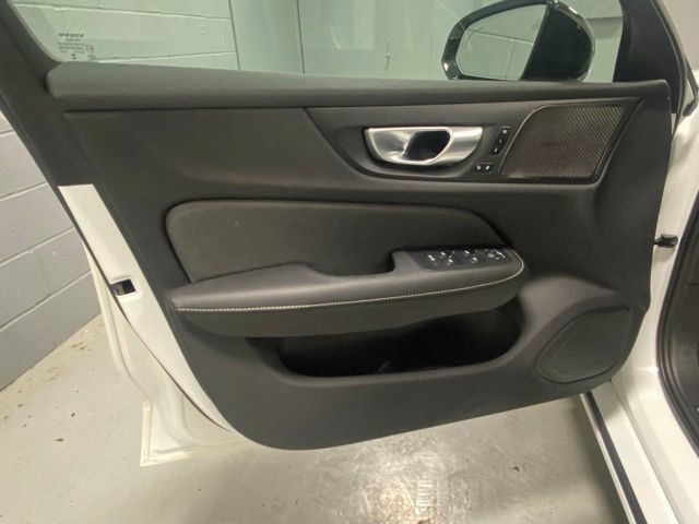 Used 2025 Volvo S60 T8 Ultra AWD/4WD image 7