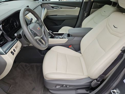 Used 2024 Cadillac XT5 Premium Luxury FWD image 13