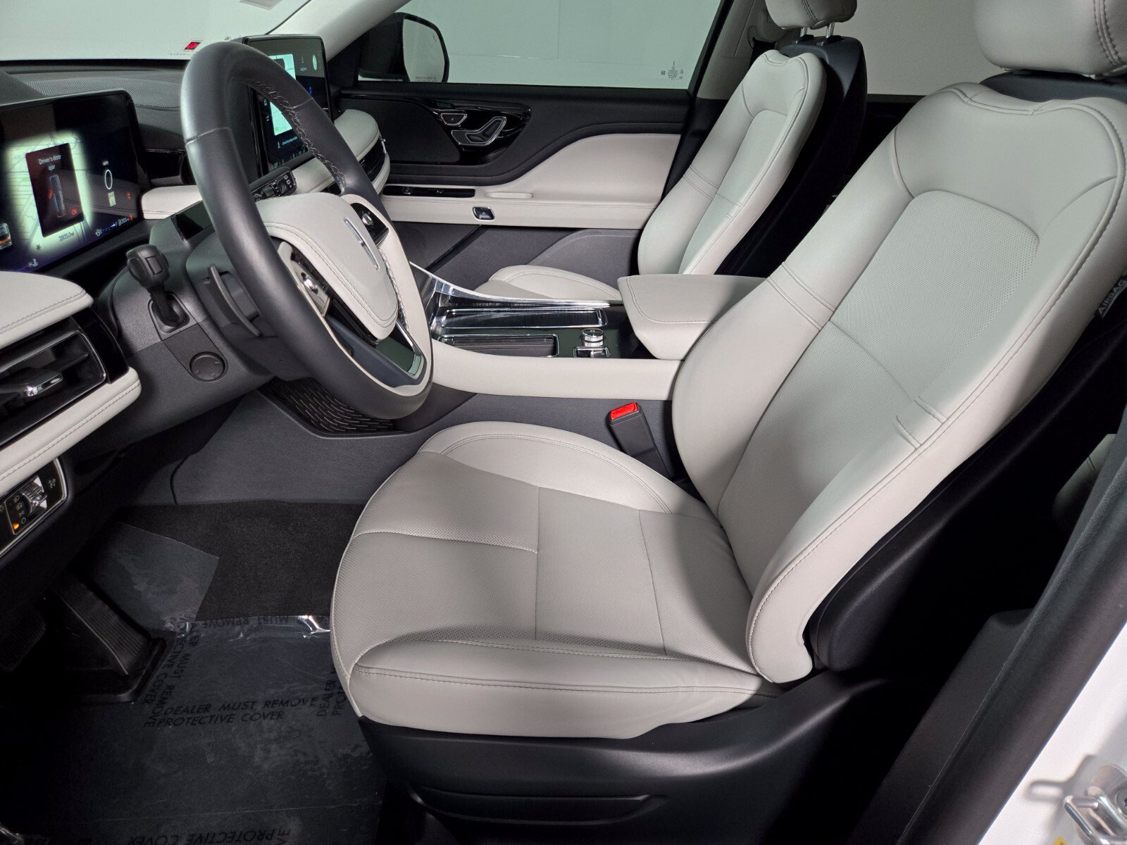 New 2026 Lincoln Aviator AWD w/ Jet Appearance Package image 13