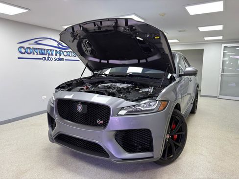Used 2020 Jaguar F-PACE SVR image 36