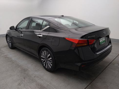 Used 2023 Nissan Altima 2.5 SV image 3